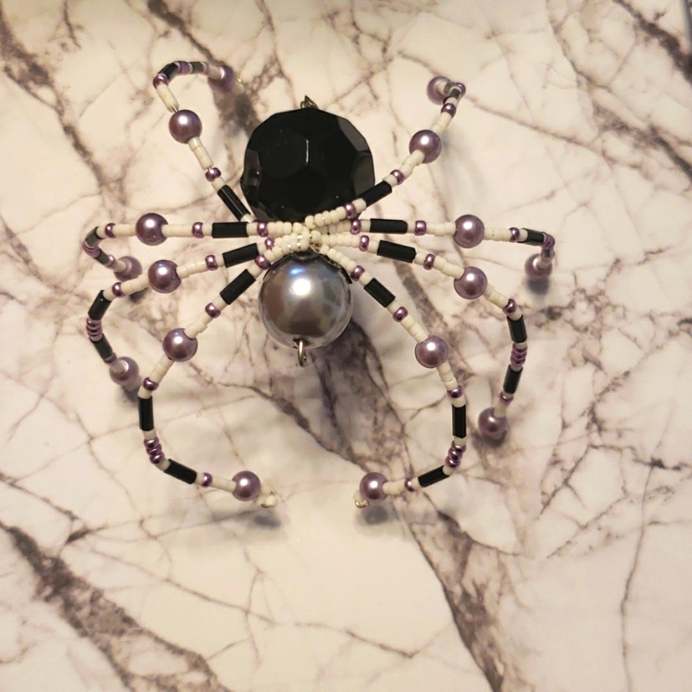 Pearl beaded spider 🕷